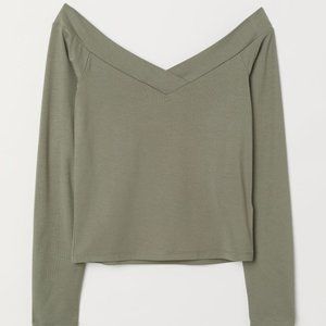 Off the Shoulder Khaki Green Fitted Long Sleeve Top H&M (Small)